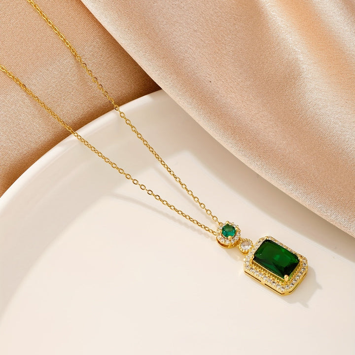 Collier Greta orné d'une Pierre d'Émeraude