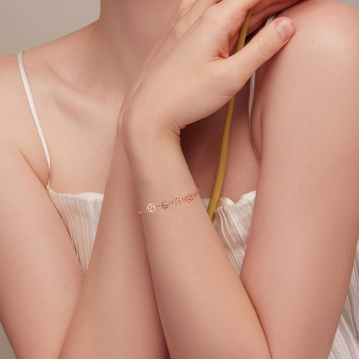 Bracelet en argent avec motif de patte – Taille ajustable