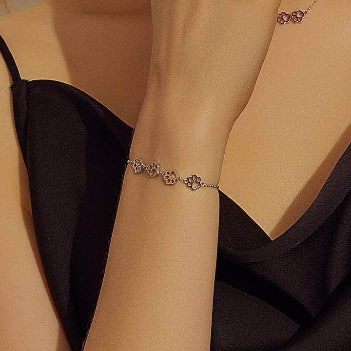 Bracelet en argent avec motif de patte – Taille ajustable