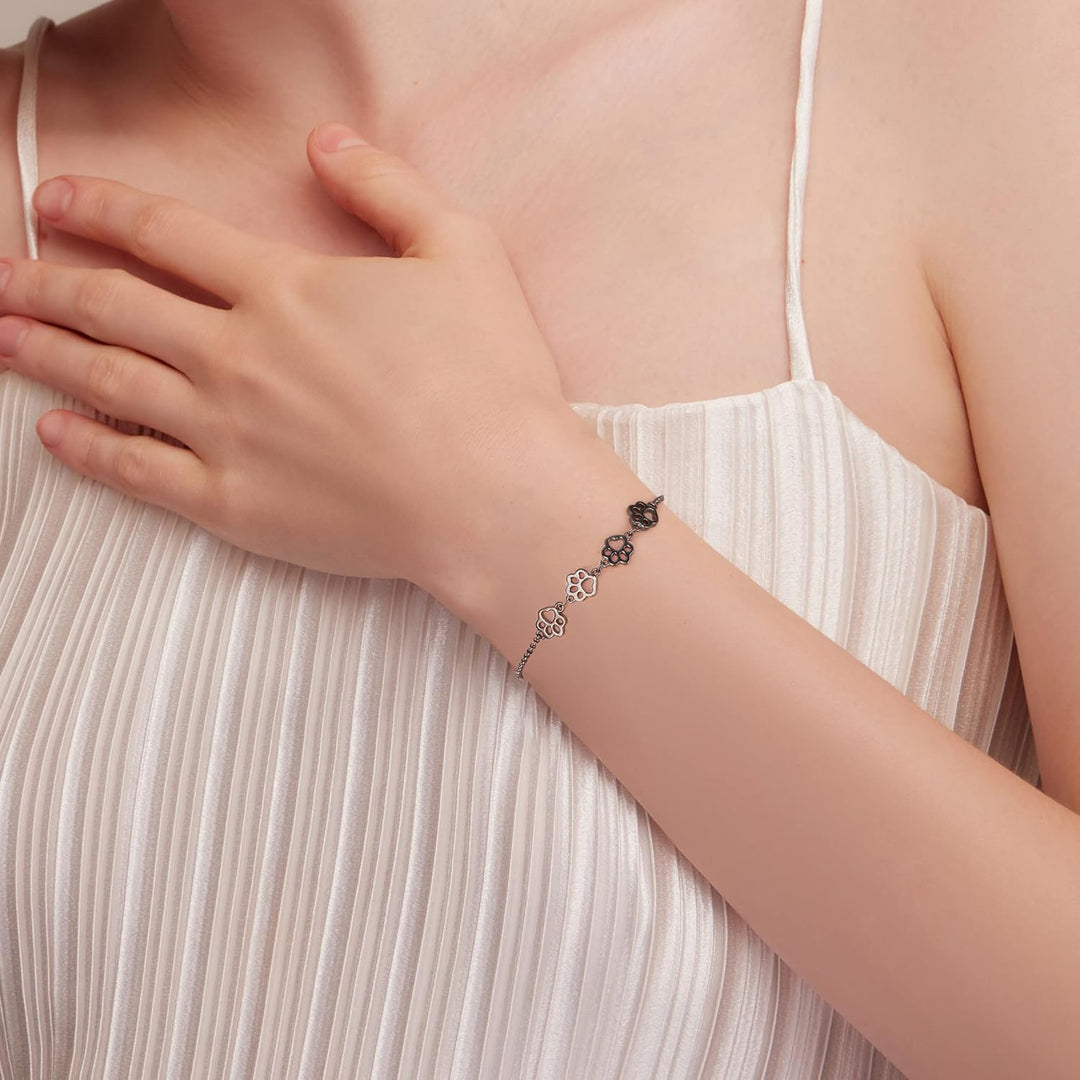 Bracelet en argent avec motif de patte – Taille ajustable