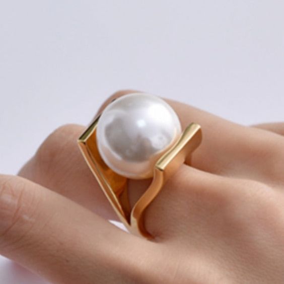 Bague Dorée Vintage avec Perles Incrustées