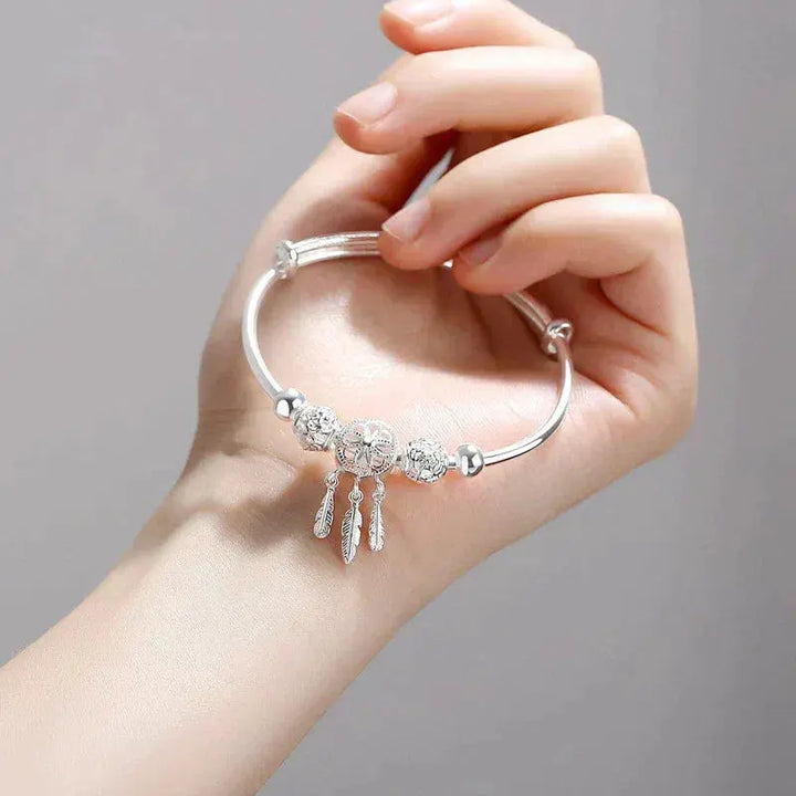 Bracelet Ajustable en Argent avec Pendentifs en Forme de Trois Feuilles
