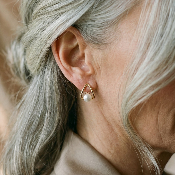 Élégantes Boucles d'Oreilles Triangulaires avec Perles