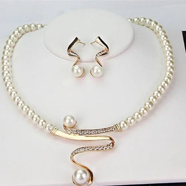 Set de Collier et Boucles d'Oreilles en Perles Naturelles