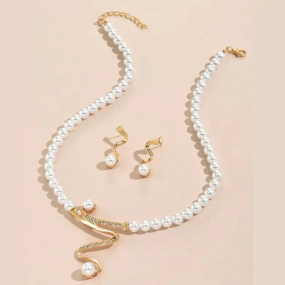 Set de Collier et Boucles d'Oreilles en Perles Naturelles