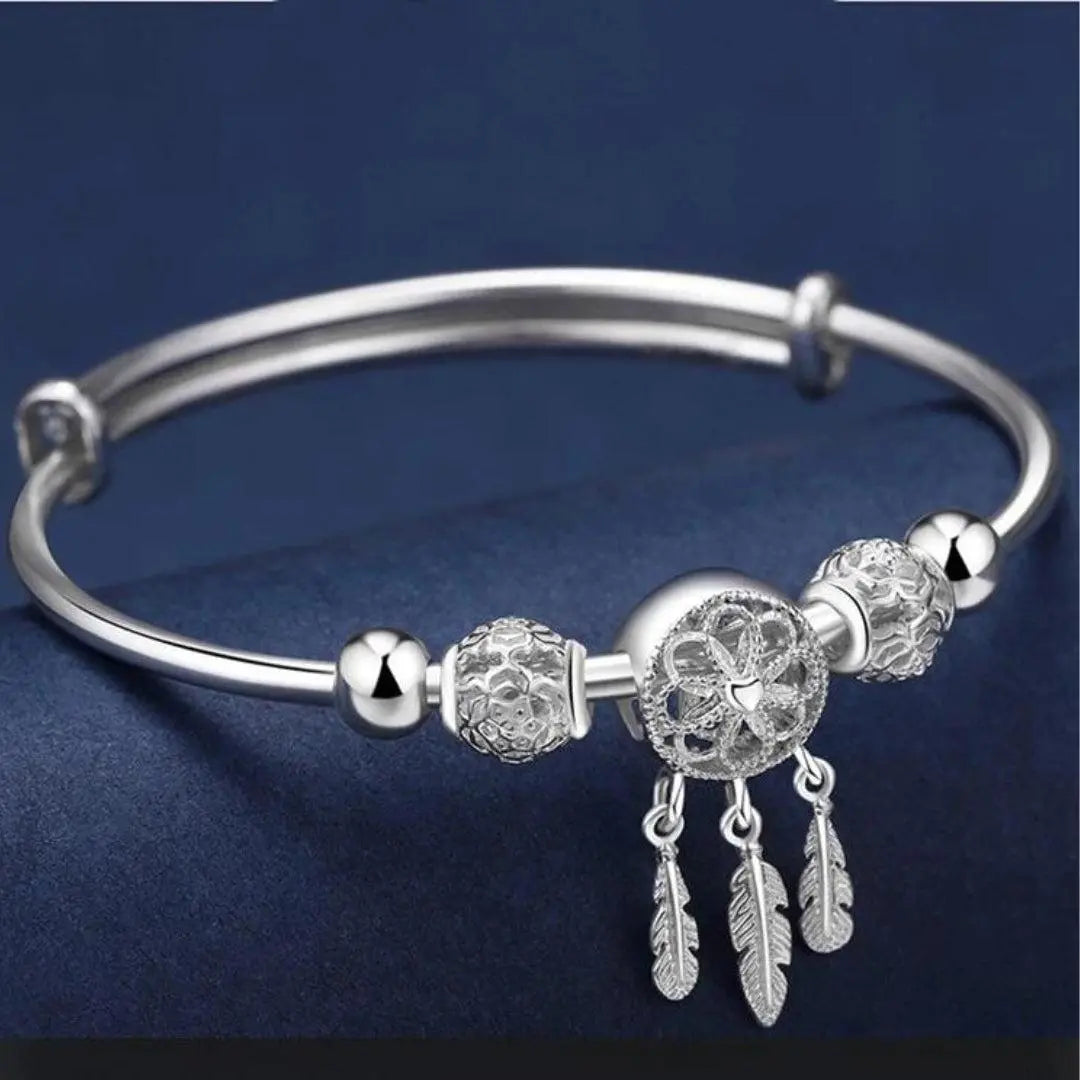 Bracelet Ajustable en Argent avec Pendentifs en Forme de Trois Feuilles