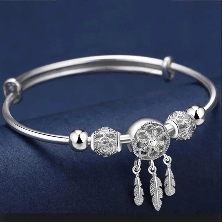 Bracelet Ajustable en Argent avec Pendentifs en Forme de Trois Feuilles