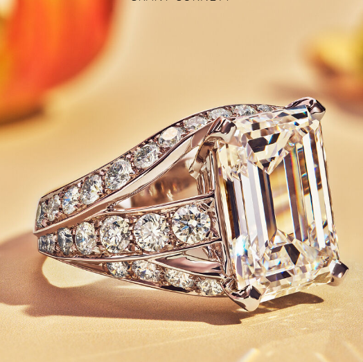 Alliage de Bague Carrée ornée d'un Diamant