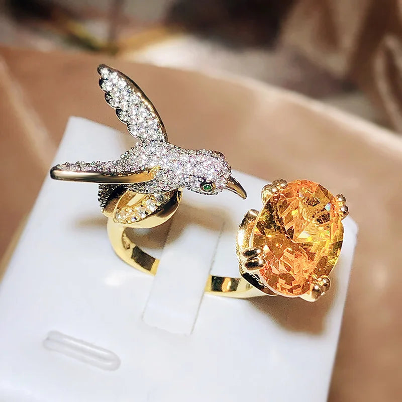 Bague ajustable avec gemme Colibri – Zircon, plaqué or 14 carats