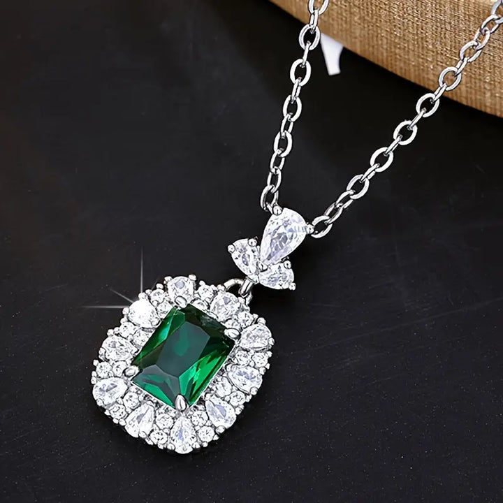 Collier Gisela avec Pierre Émeraude