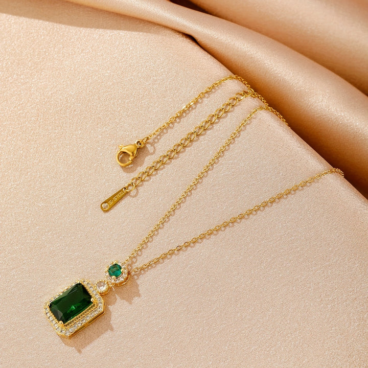 Collier Greta orné d'une Pierre d'Émeraude
