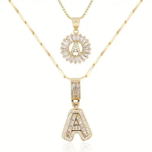 Collier Initial Pavé en Or - Ensemble Élégant
