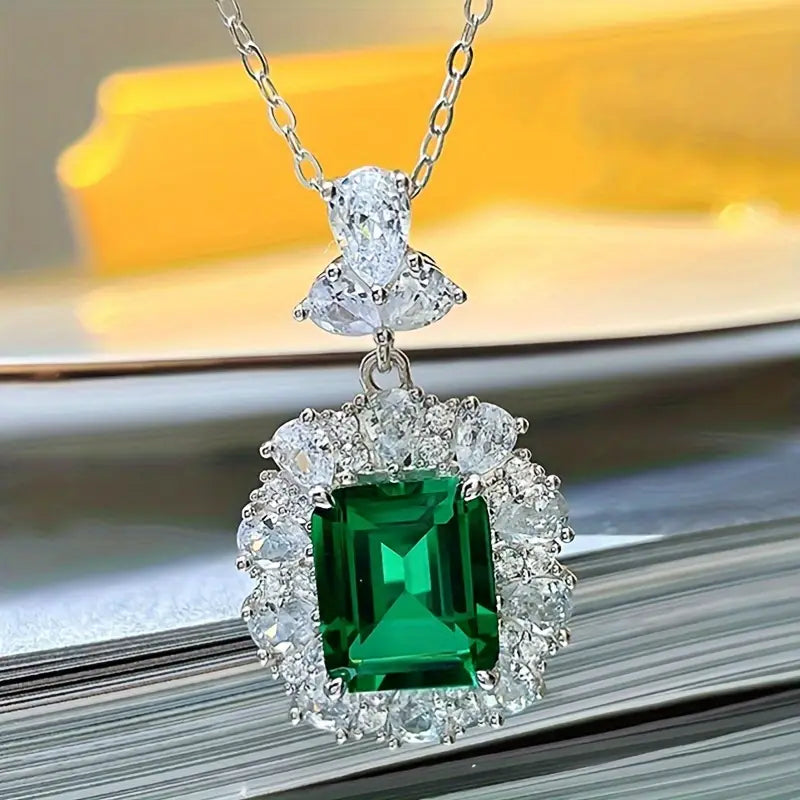 Collier Gisela avec Pierre Émeraude
