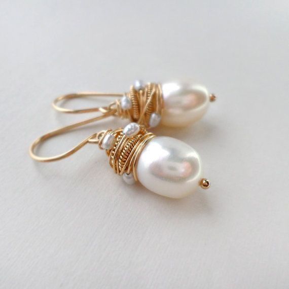 Boucles d'oreilles Vintage en Perles avec Détails Dorés