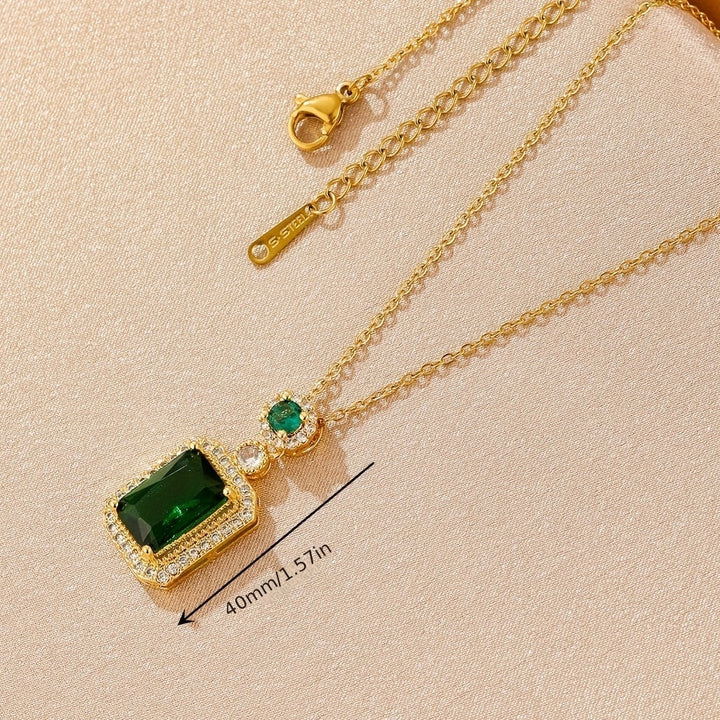 Collier Greta orné d'une Pierre d'Émeraude