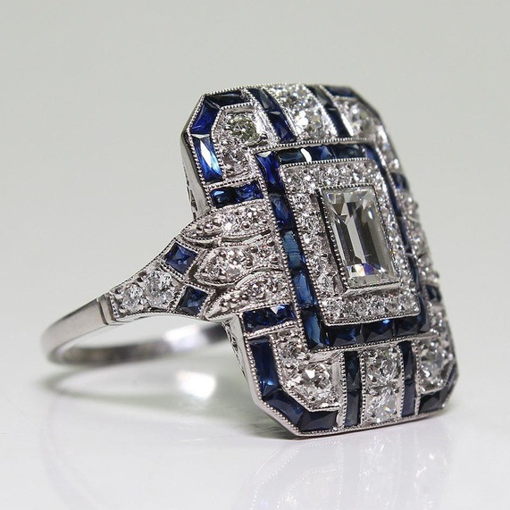 Bague Vintage Argentée avec Pierre Bleue Éclatante