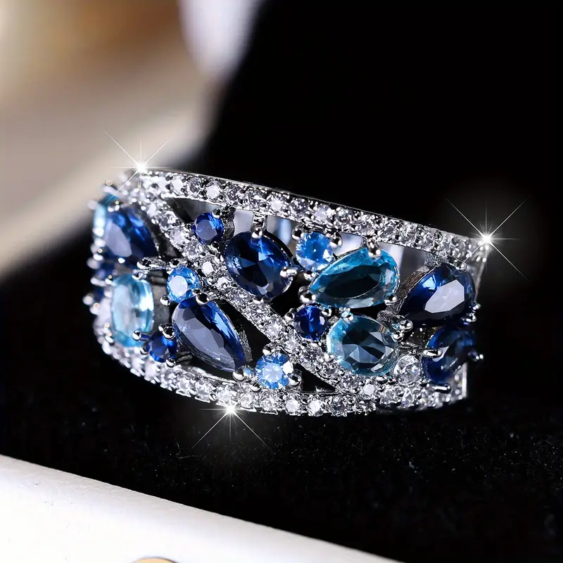 Bague Vintage Argentée avec Pierre Bleue Éclatante