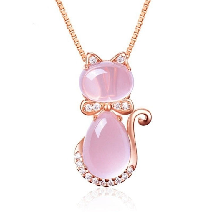Adorable collier en pierre rose de chat orné de zircon